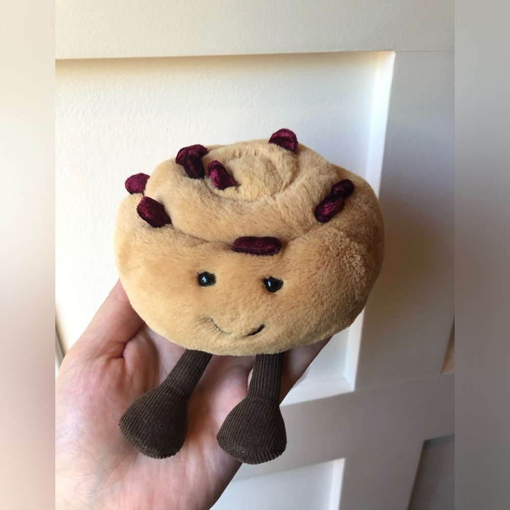 NWT Jellycat Pain Au Raisin (Retired)